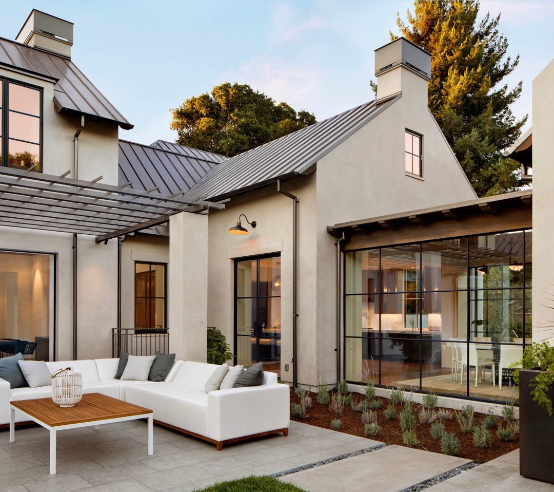 Exploring Victorian Architecture: Elements & Style