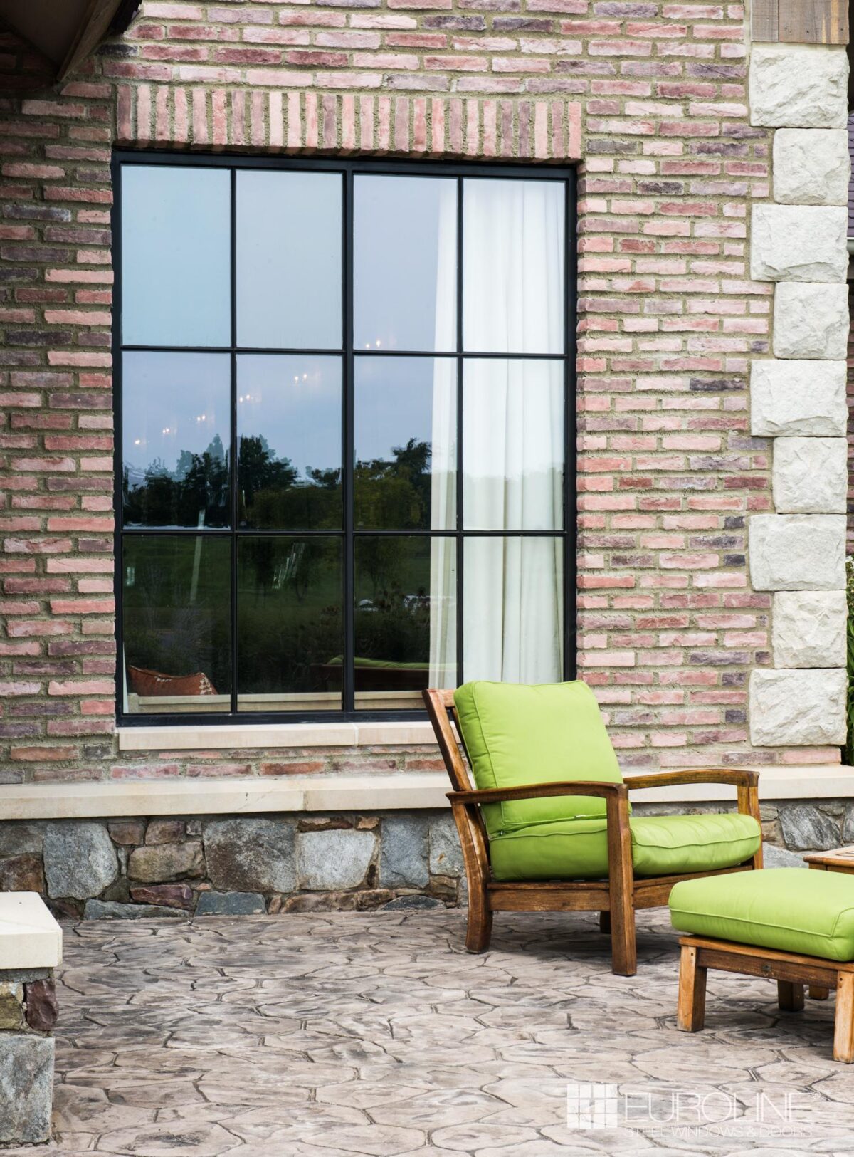 How to Achieve a Contemporary Japanese-Style Home with Steel Windows